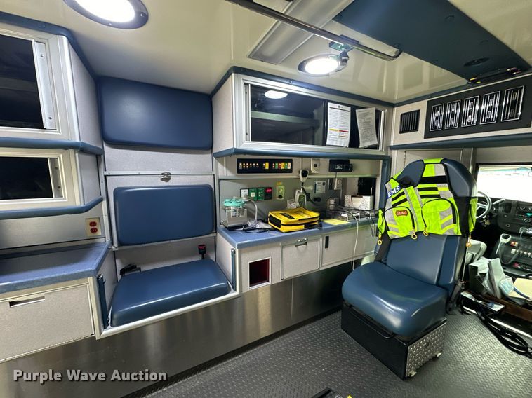 image for item NS9177 2014 Chevrolet  4500 ambulance