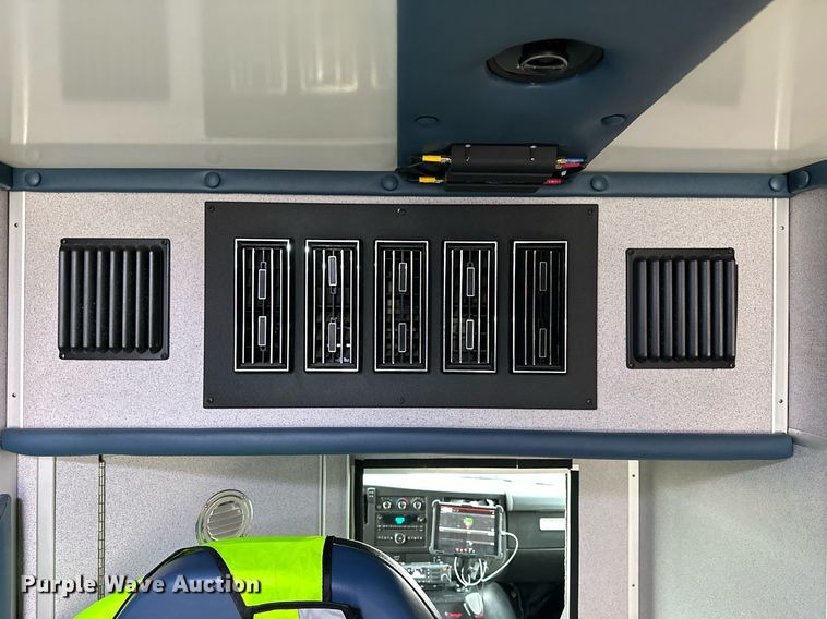 image for item NS9177 2014 Chevrolet  4500 ambulance