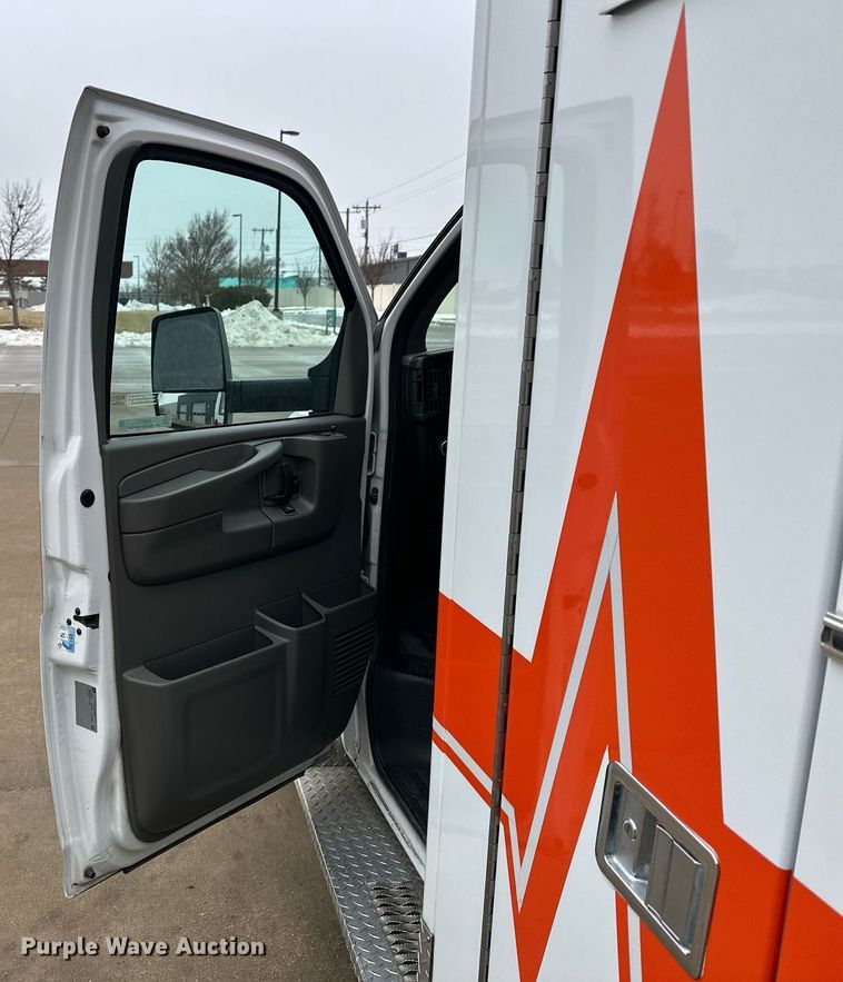 image for item NS9177 2014 Chevrolet  4500 ambulance