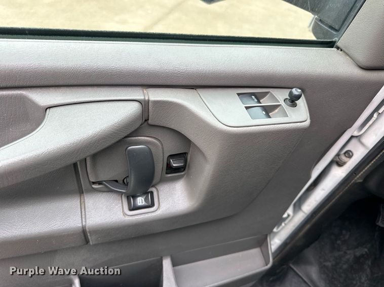 image for item NS9177 2014 Chevrolet  4500 ambulance