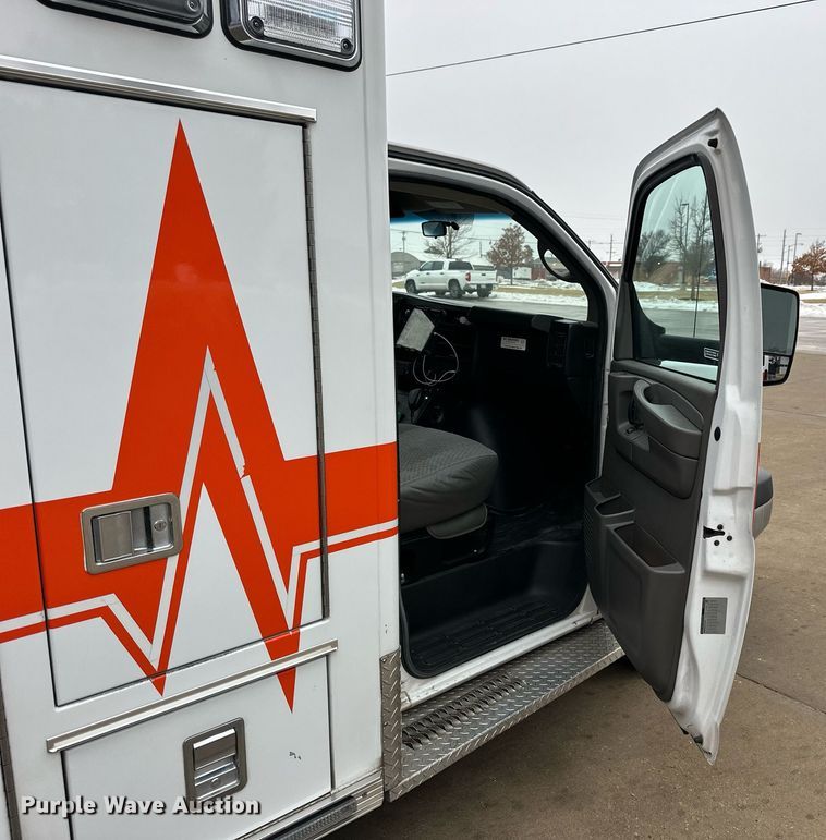 image for item NS9177 2014 Chevrolet  4500 ambulance