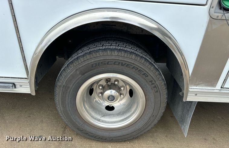 image for item NS9177 2014 Chevrolet  4500 ambulance