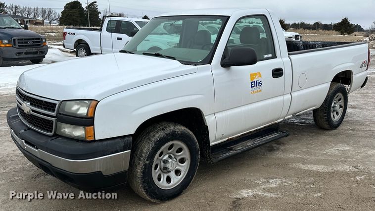 image for item NS9185 2006 Chevrolet Silverado 1500 pickup truck