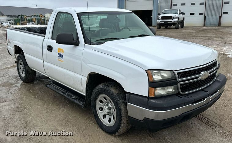 image for item NS9185 2006 Chevrolet Silverado 1500 pickup truck