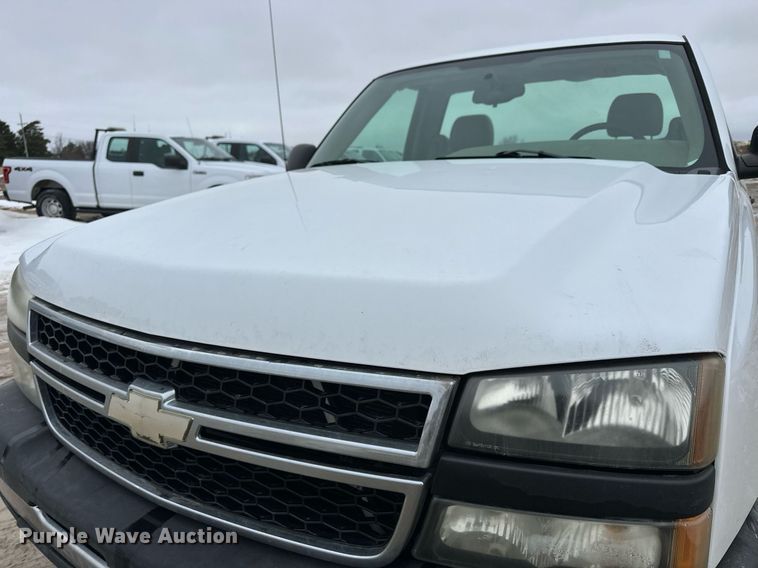 image for item NS9185 2006 Chevrolet Silverado 1500 pickup truck