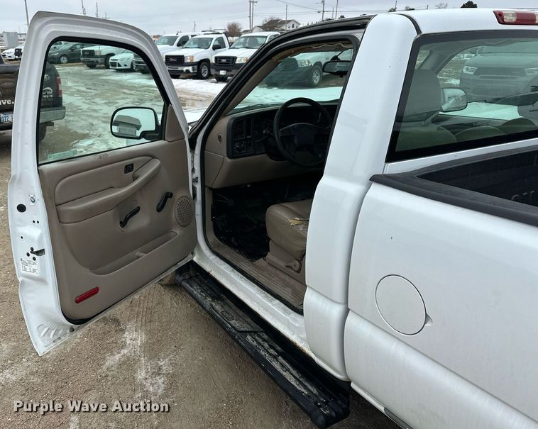 image for item NS9185 2006 Chevrolet Silverado 1500 pickup truck