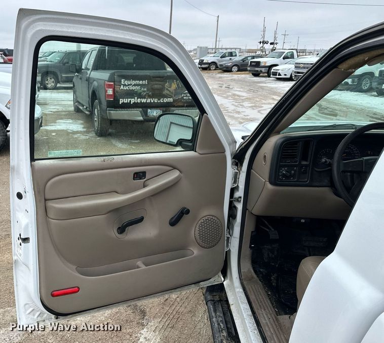 image for item NS9185 2006 Chevrolet Silverado 1500 pickup truck