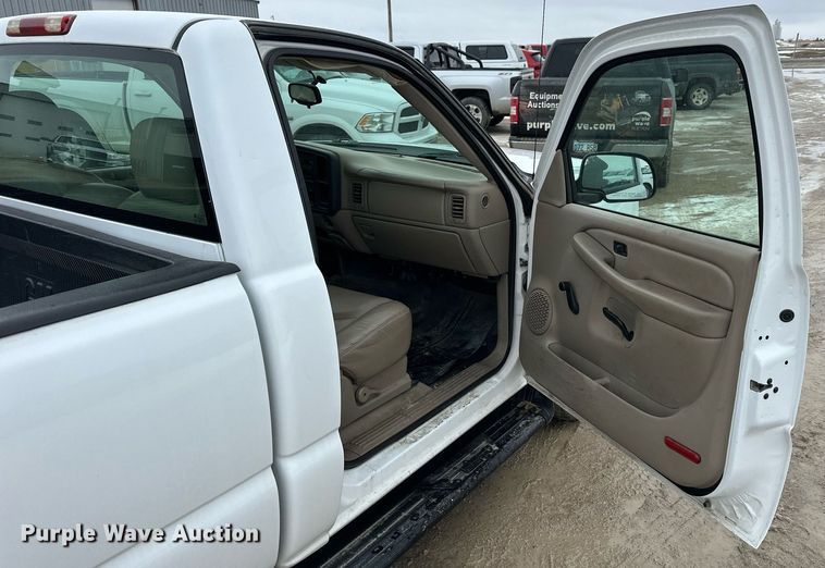 image for item NS9185 2006 Chevrolet Silverado 1500 pickup truck