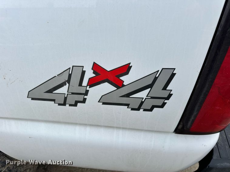 image for item NS9185 2006 Chevrolet Silverado 1500 pickup truck