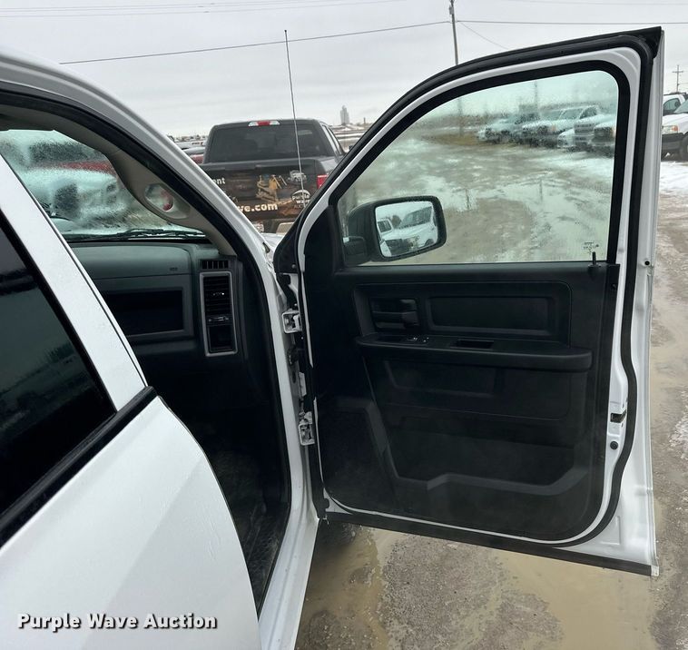 image for item NS9189 2017 Dodge Ram 1500 Crew Cab pickup truck