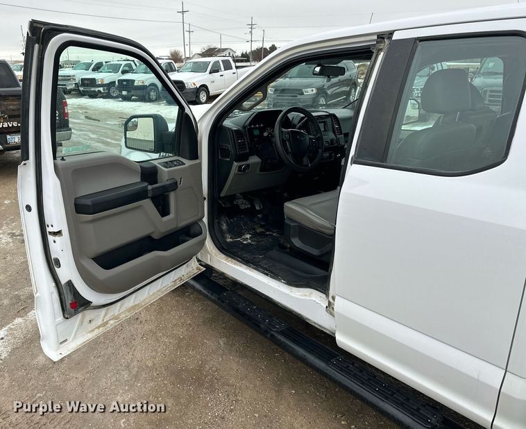 image for item NS9192 2015 Ford F150 SuperCab pickup truck