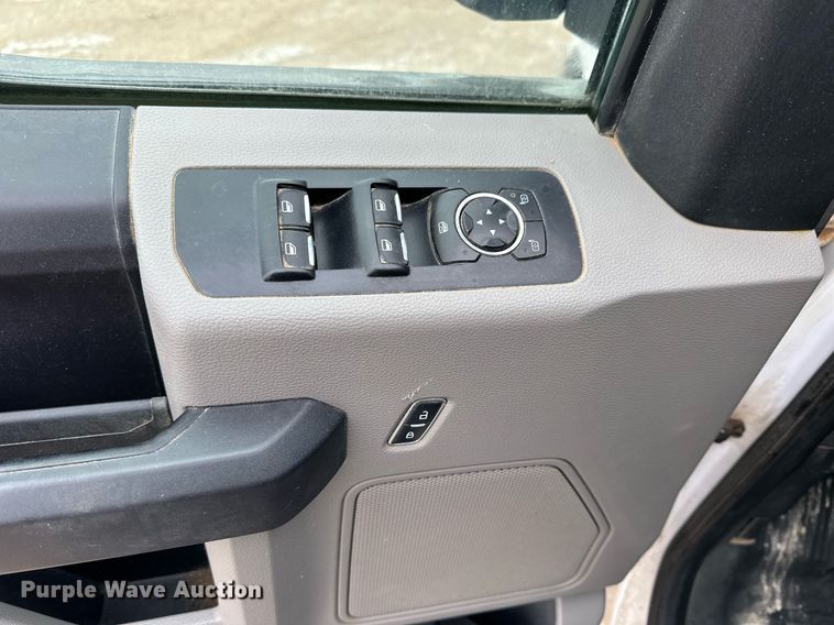 image for item NS9192 2015 Ford F150 SuperCab pickup truck