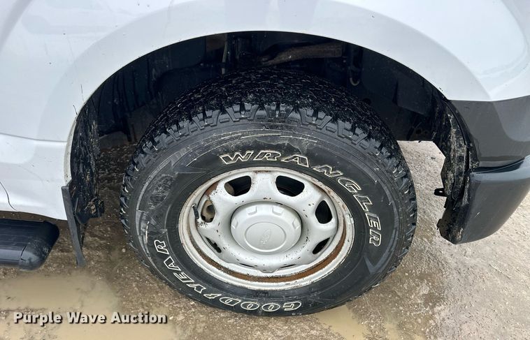 image for item NS9192 2015 Ford F150 SuperCab pickup truck