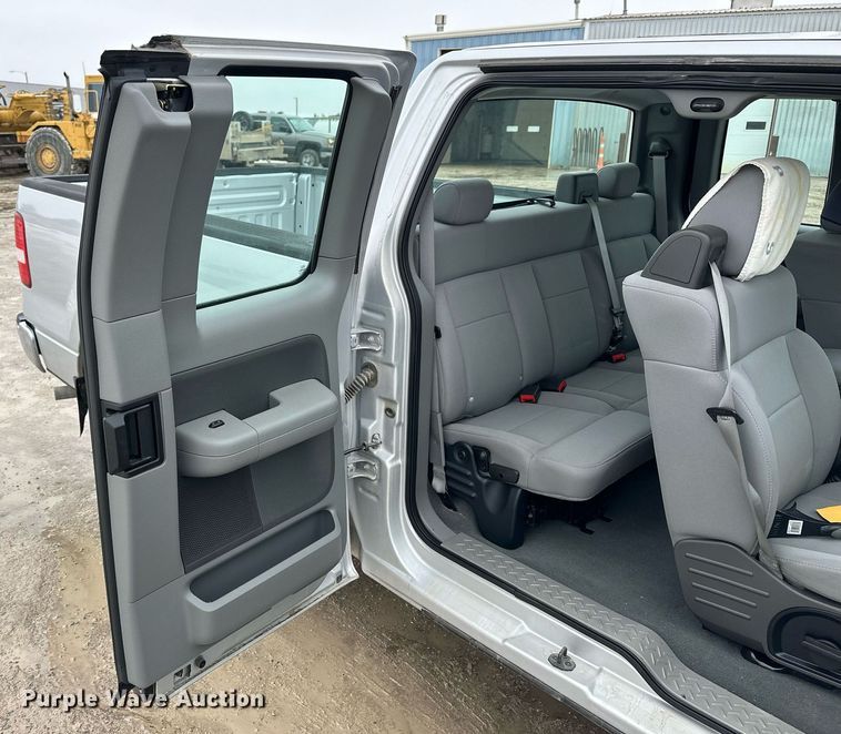 image for item NS9200 2005 Ford F150 SuperCab pickup truck