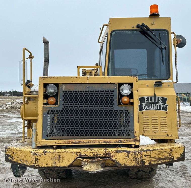 image for item NS9202 1991 Caterpillar  613C elevating scraper