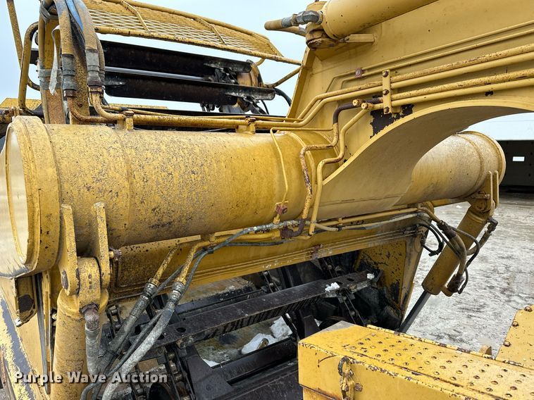 image for item NS9202 1991 Caterpillar  613C elevating scraper