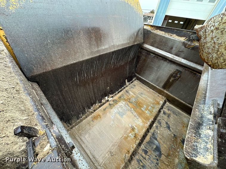 image for item NS9202 1991 Caterpillar  613C elevating scraper