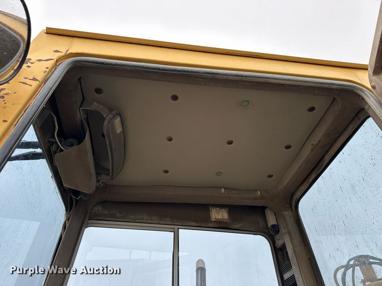image for item NS9202 1991 Caterpillar  613C elevating scraper