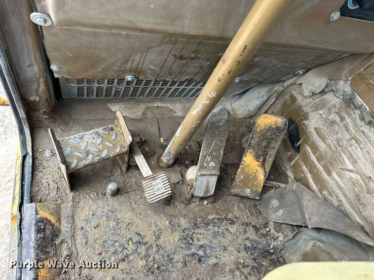 image for item NS9202 1991 Caterpillar  613C elevating scraper