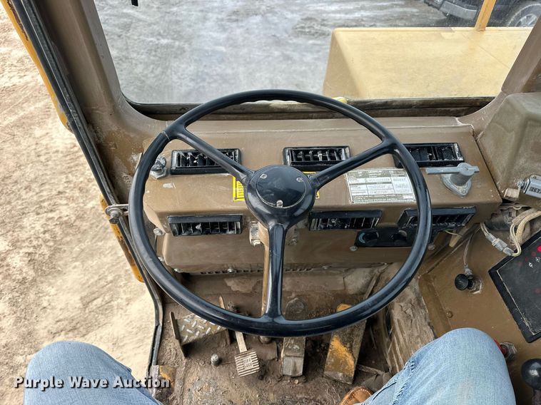 image for item NS9202 1991 Caterpillar  613C elevating scraper