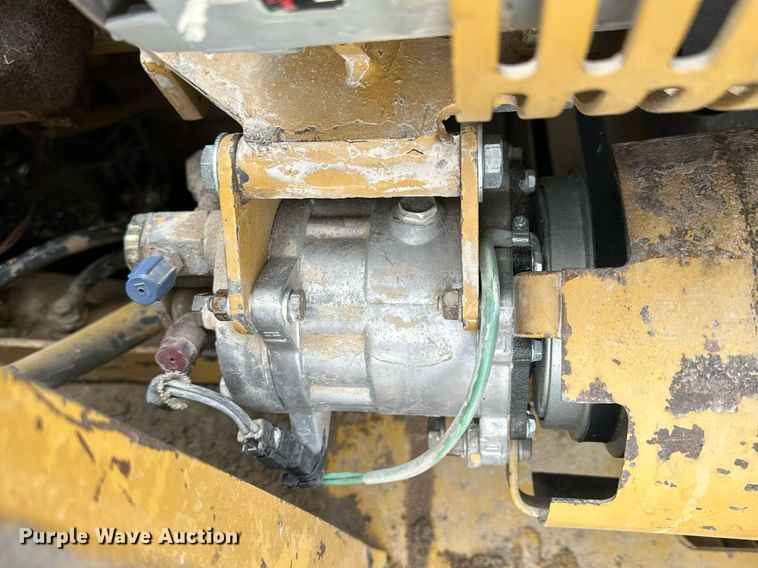 image for item NS9202 1991 Caterpillar  613C elevating scraper
