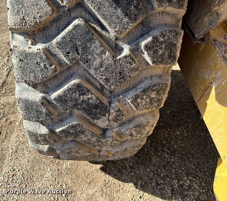 image for item NS9202 1991 Caterpillar  613C elevating scraper