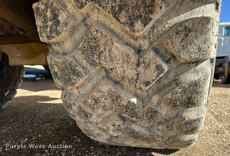 image for item NS9202 1991 Caterpillar  613C elevating scraper