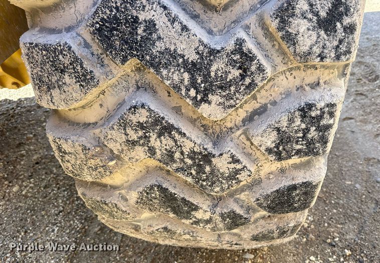 image for item NS9202 1991 Caterpillar  613C elevating scraper