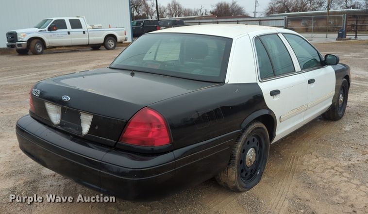 image for item OL9227 2010 Ford  Crown Victoria Police Interceptor 