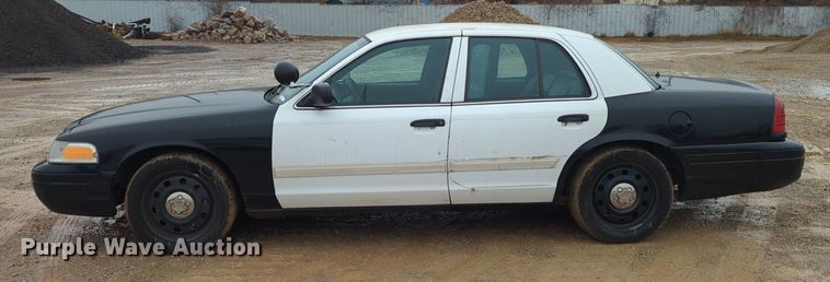image for item OL9227 2010 Ford  Crown Victoria Police Interceptor 