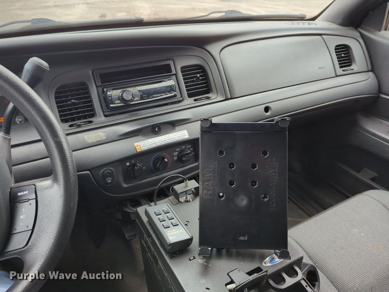 image for item OL9227 2010 Ford  Crown Victoria Police Interceptor 