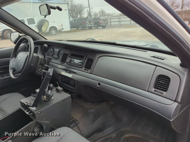 image for item OL9227 2010 Ford  Crown Victoria Police Interceptor 