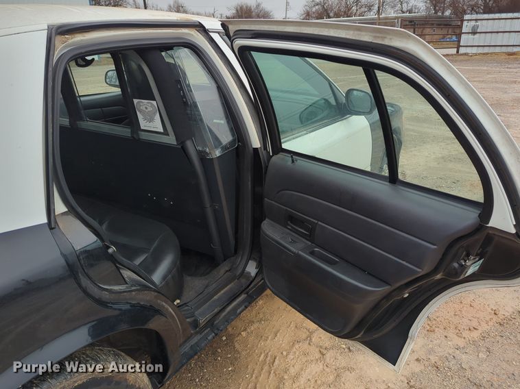 image for item OL9227 2010 Ford  Crown Victoria Police Interceptor 