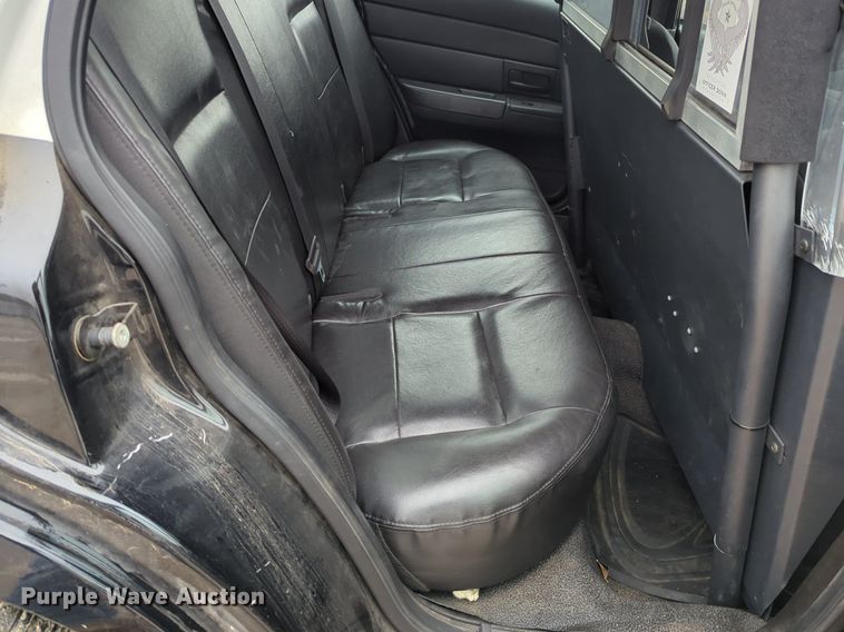 image for item OL9227 2010 Ford  Crown Victoria Police Interceptor 