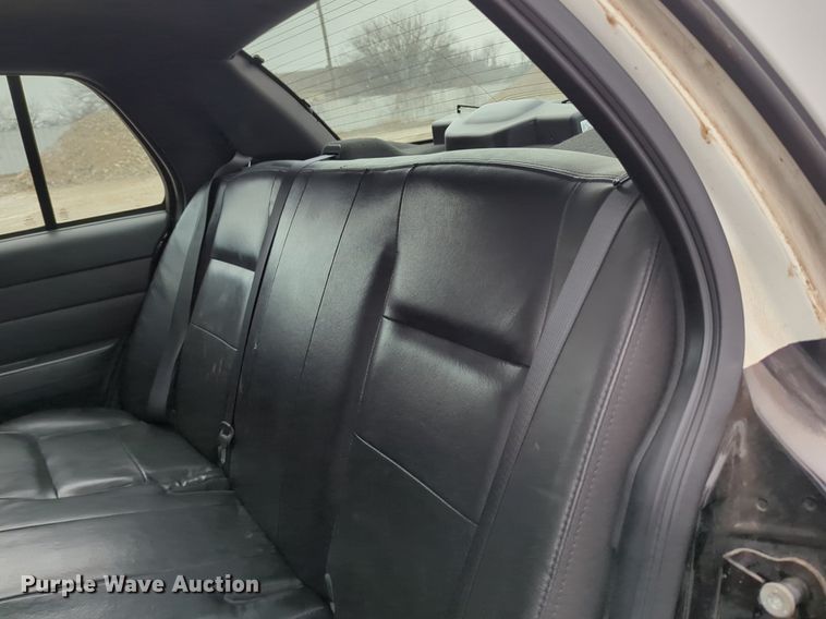 image for item OL9227 2010 Ford  Crown Victoria Police Interceptor 