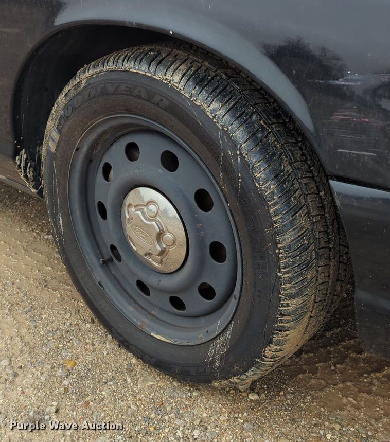 image for item OL9227 2010 Ford  Crown Victoria Police Interceptor 