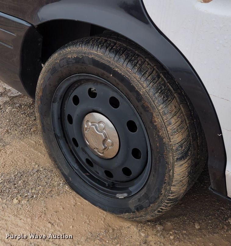 image for item OL9227 2010 Ford  Crown Victoria Police Interceptor 