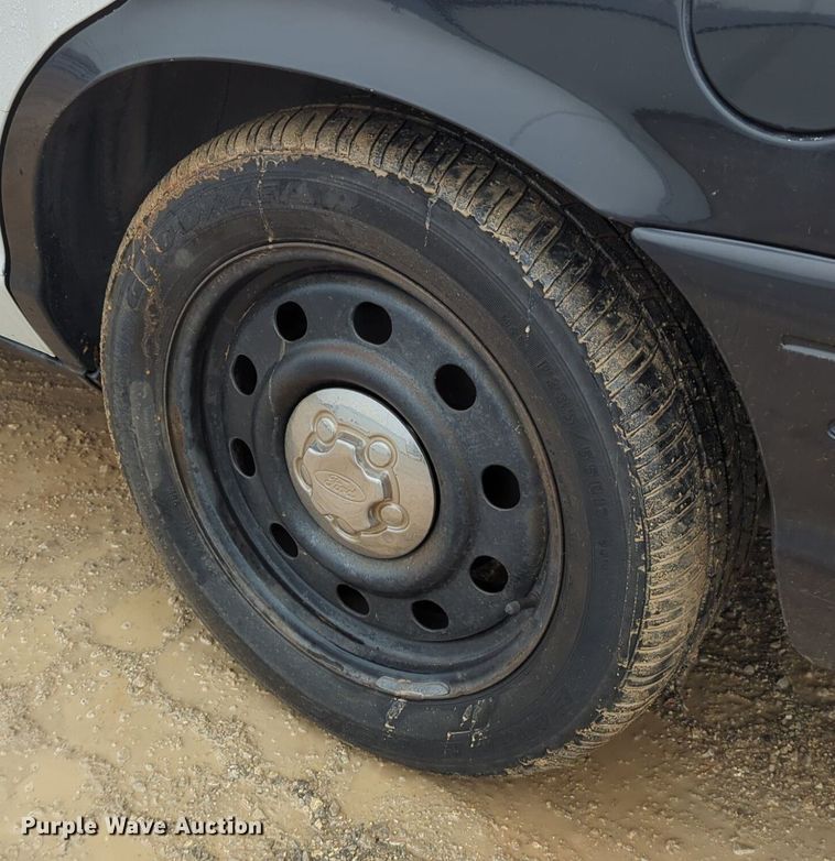 image for item OL9227 2010 Ford  Crown Victoria Police Interceptor 