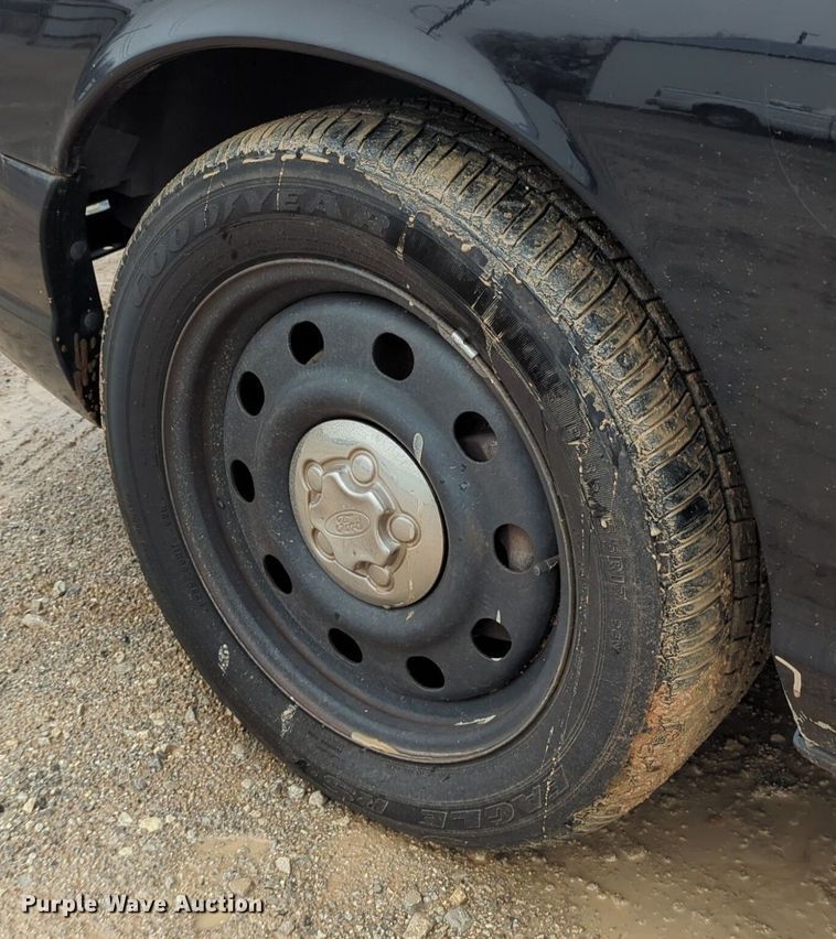 image for item OL9227 2010 Ford  Crown Victoria Police Interceptor 