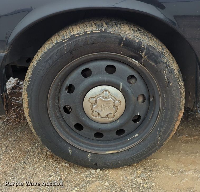 image for item OL9227 2010 Ford  Crown Victoria Police Interceptor 