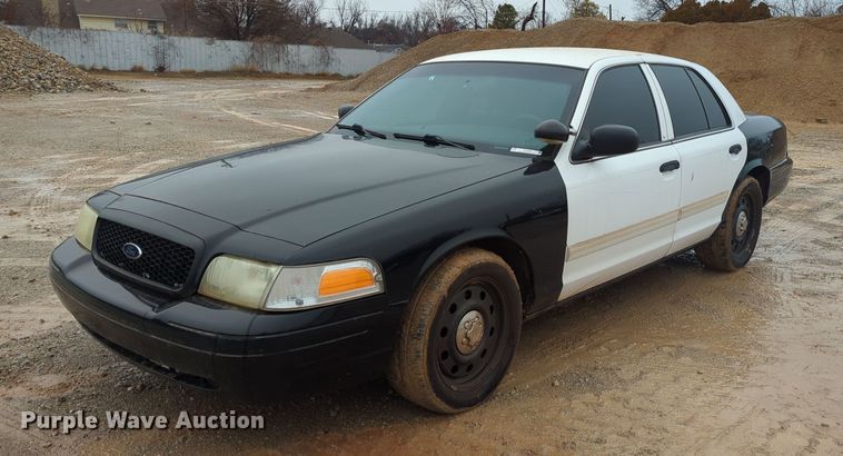 image for item OL9228 2010 Ford  Crown Victoria Police Interceptor 