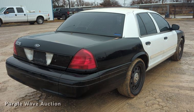 image for item OL9228 2010 Ford  Crown Victoria Police Interceptor 