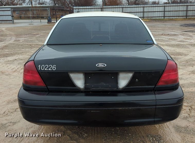 image for item OL9228 2010 Ford  Crown Victoria Police Interceptor 