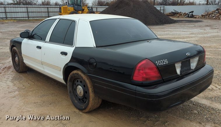 image for item OL9228 2010 Ford  Crown Victoria Police Interceptor 