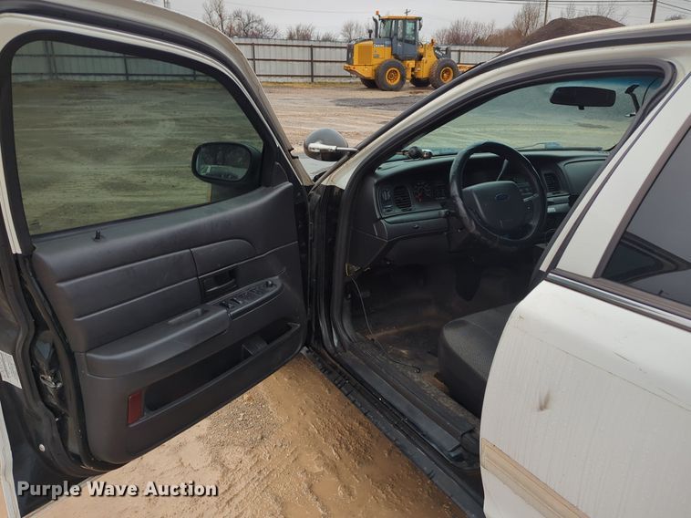 image for item OL9228 2010 Ford  Crown Victoria Police Interceptor 
