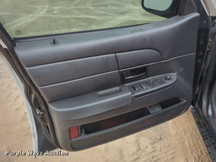 image for item OL9228 2010 Ford  Crown Victoria Police Interceptor 