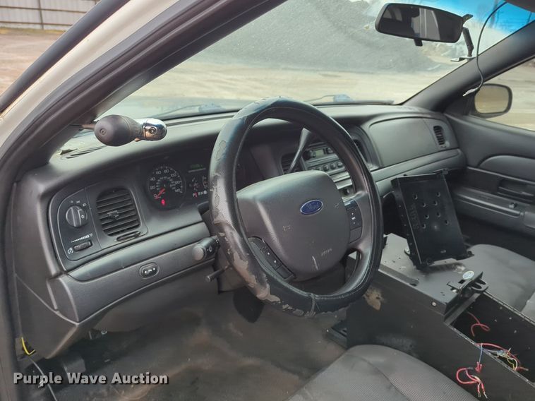 image for item OL9228 2010 Ford  Crown Victoria Police Interceptor 