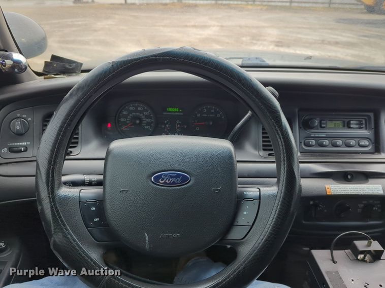 image for item OL9228 2010 Ford  Crown Victoria Police Interceptor 