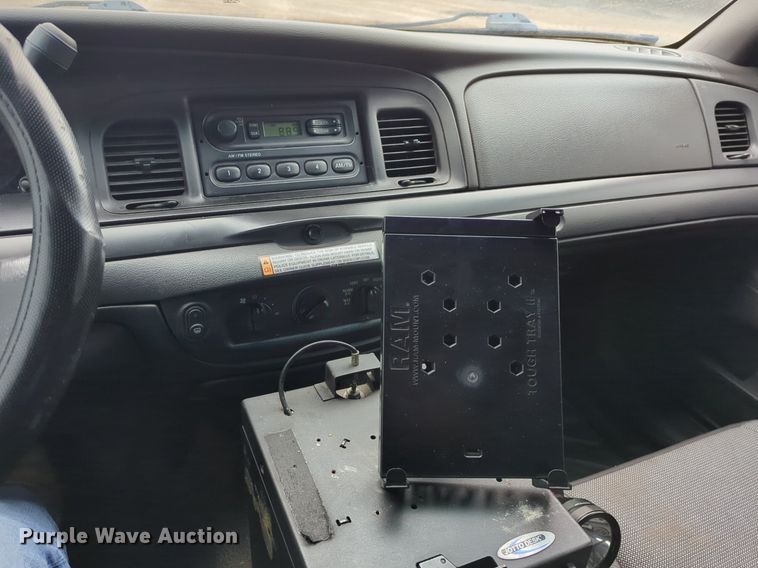 image for item OL9228 2010 Ford  Crown Victoria Police Interceptor 