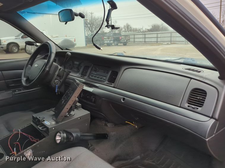 image for item OL9228 2010 Ford  Crown Victoria Police Interceptor 
